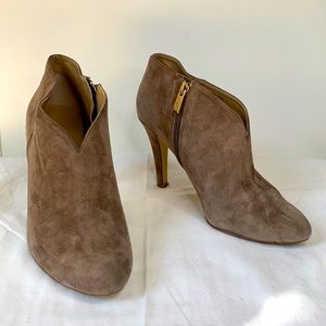 Banana Republic Taupe Sued Booties